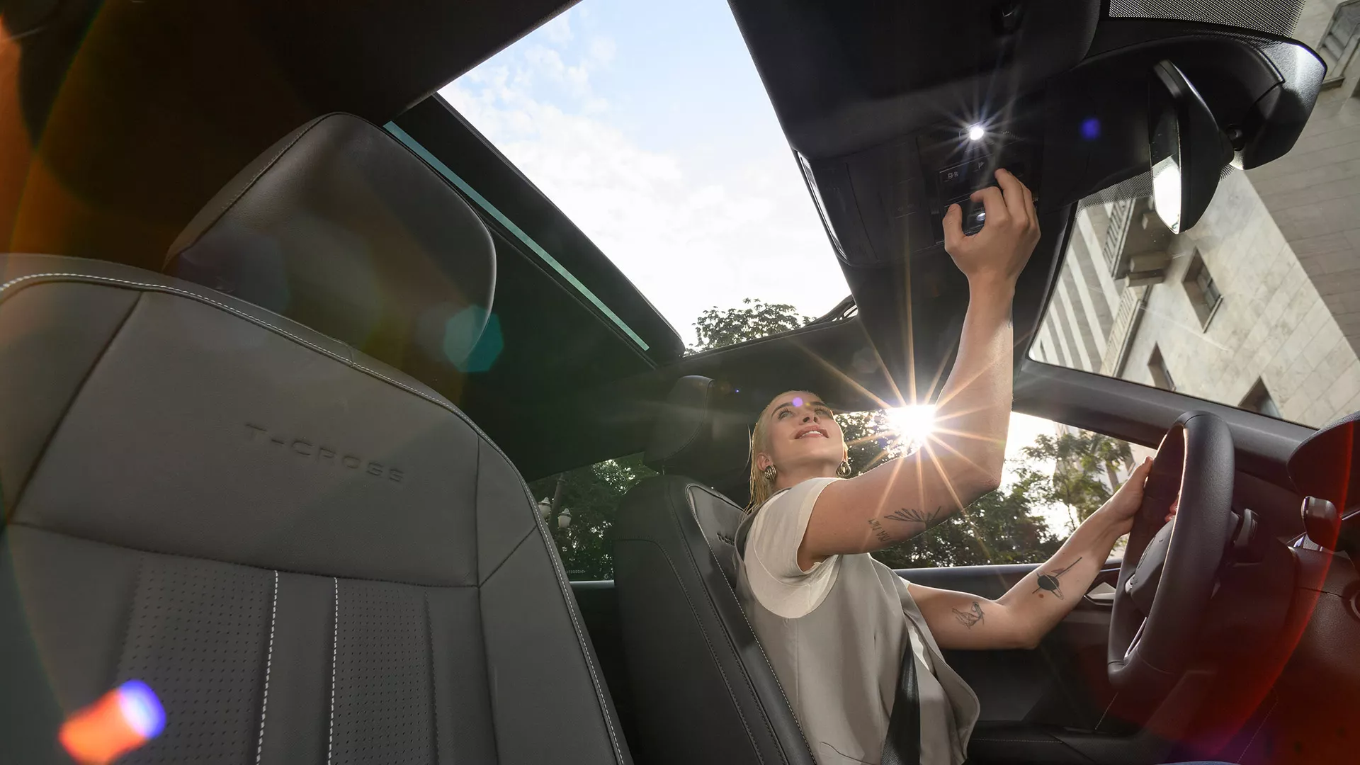 Novo T-Cross com teto solar panorâmico